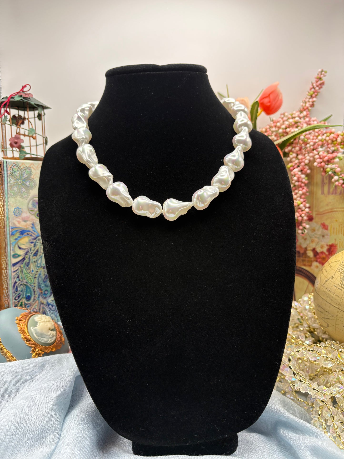 White Shell Pearl Necklace in Stainless Steel