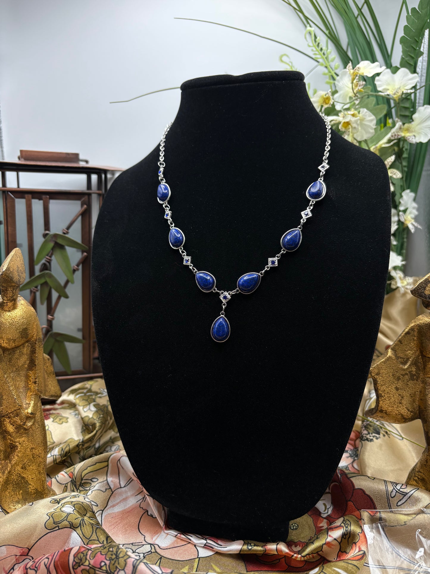 Lapis Lazuli, Green Austrian Crystal Necklace in Silvertone